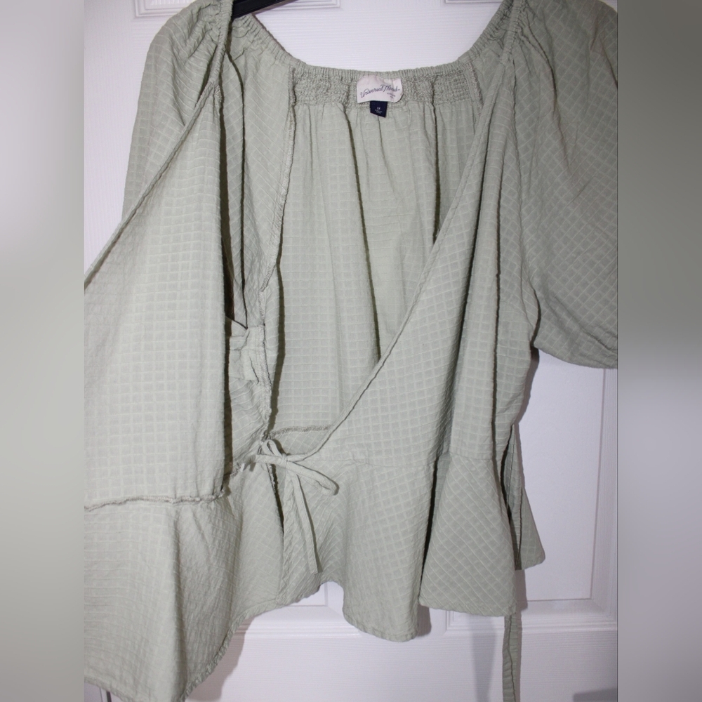 Wrap Top from Universal Thread (1X) - Picture 3 of 5